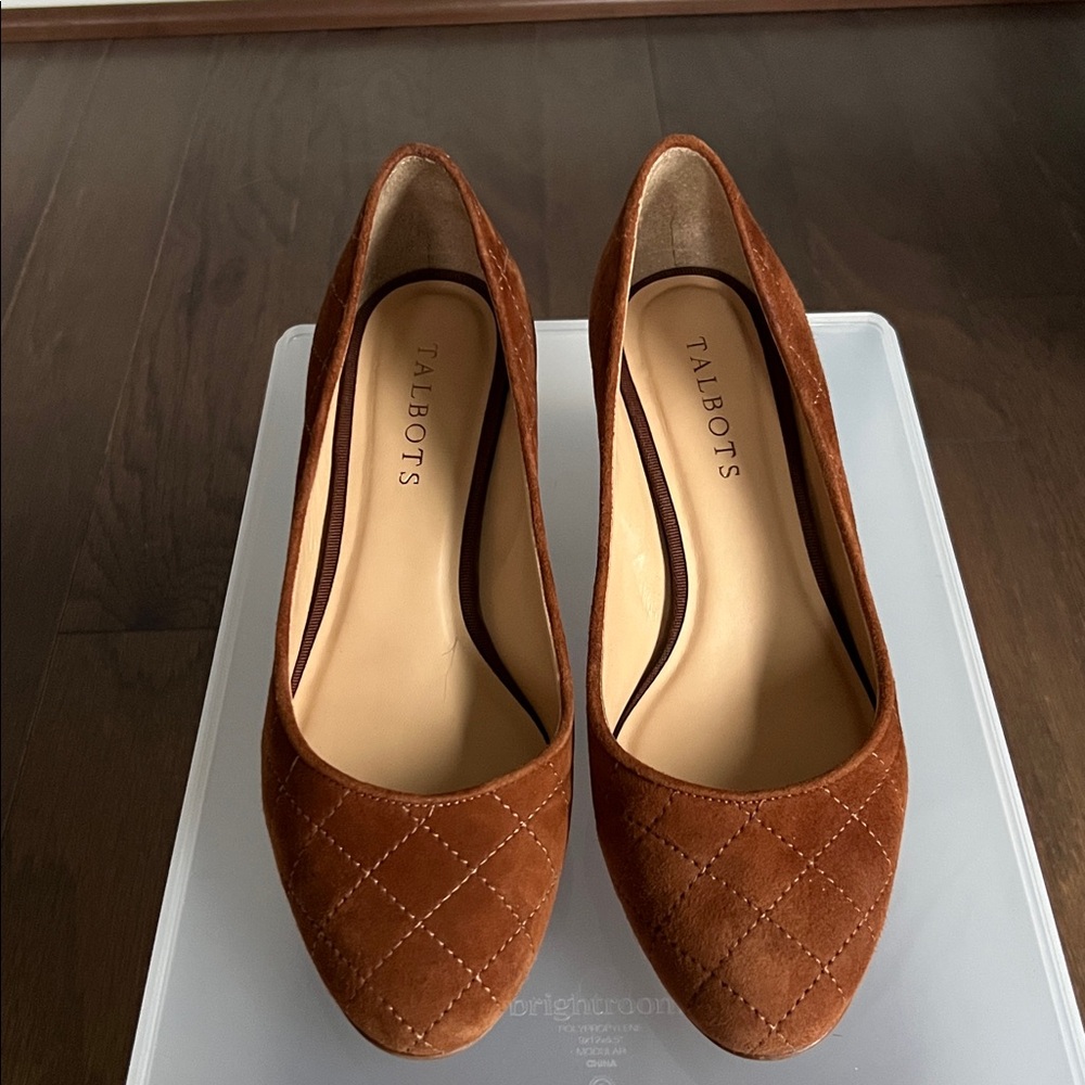 Talbots Isa Suede Block Heels - Picture 4 of 11
